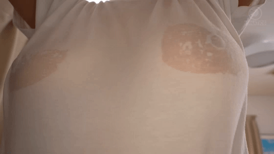 lulu00383 佐山由依 の乳揺れGIF画像7
