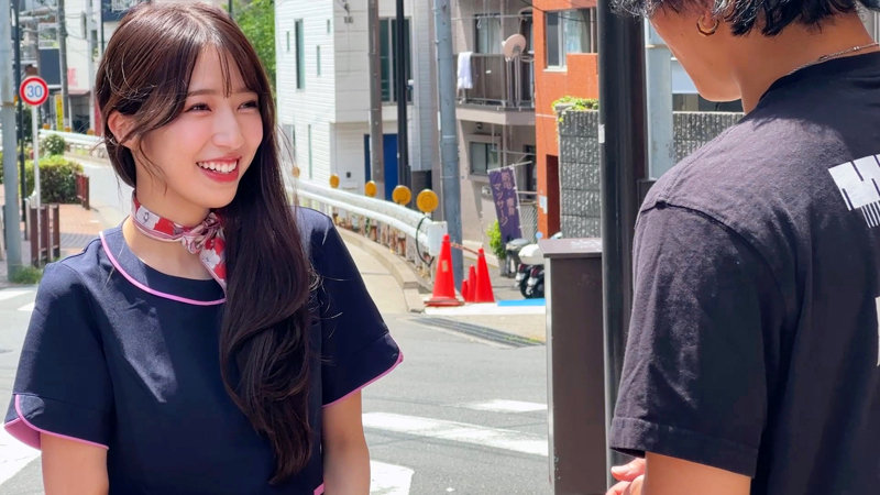 smjs230人妻巨乳素人うららさんの乳揺れ画像画像1