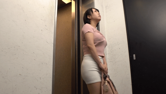 gjkz665 深月めい 乳揺れGIF画像4
