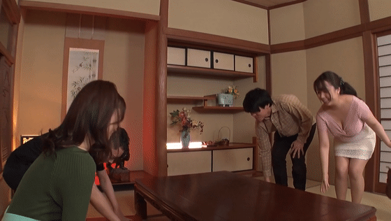 gjkz669 相沢澪玉木くるみ 乳揺れGIF画像5