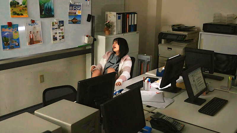 1fthtd00211_ズボラ界隈社畜ちゃん ブラック企業の深夜残業で会社に寝泊まり労働ザーメン搾取!ストレス解消の目覚ましセックスが毎朝のルーティーンになりました 佐藤愛瑠 巨乳画像2