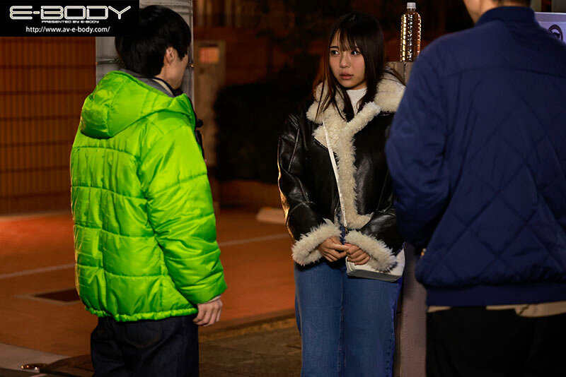 ebwh00341_うへへぇ…もっちむち愛嬌バイトちゃん バイト後出待ち速攻型カンフル媚薬でナマナカ眠姦しちゃった、ぐへへぇ… 莉々はるか 巨乳画像2