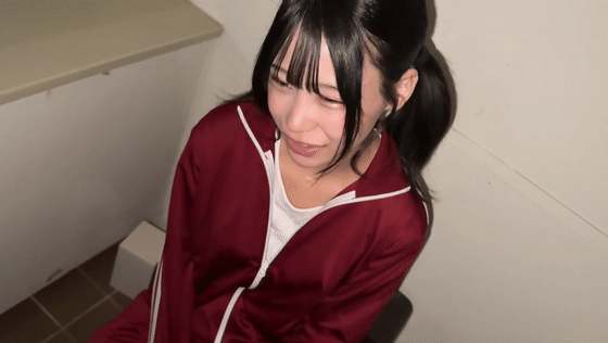 sbkd088 逢月ひまり 乳揺れGIF画像1