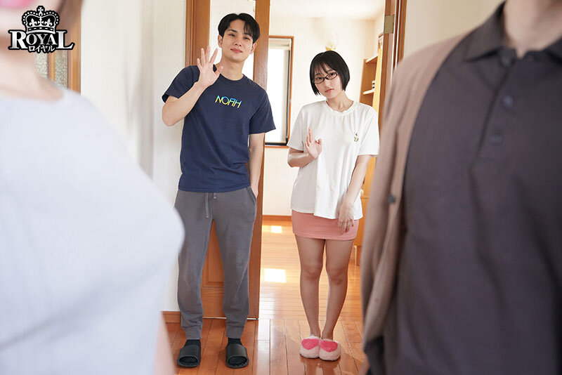 royd00339_義妹の弾力おっぱいにムラつき即むぎゅしてしまったボク…。拒絶されたと思ったら名残惜しそうにこねくり乳ニーしていて、気づけば秘密のセフレ兄妹になっていた。 糸井瑠花 巨乳画像5