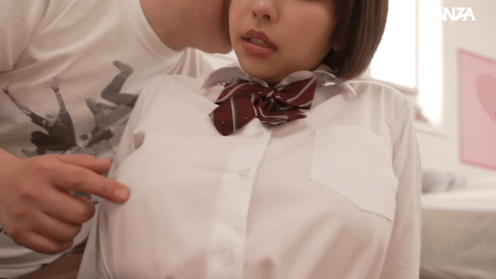 royd00360 宍戸里帆 の乳揺れGIF画像1
