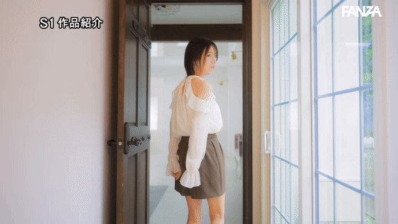 snos00489 桐谷エマ の乳揺れGIF画像2